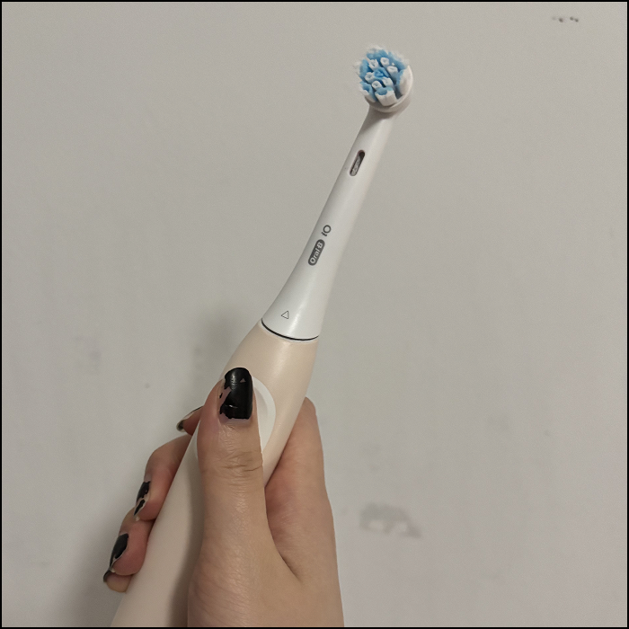 The sound of a toothbrush in 3 different frequencies.