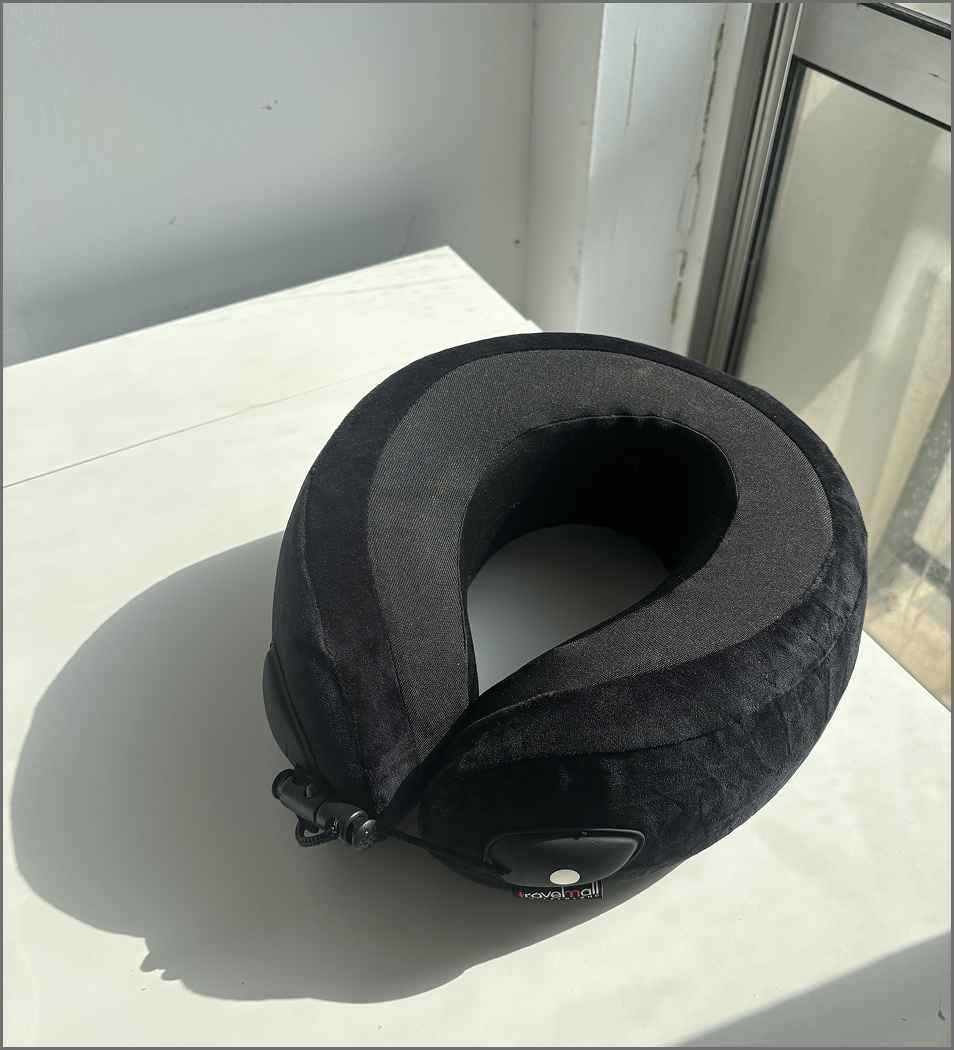 Another image taken of the neck pillow